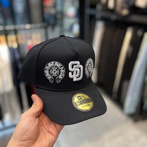 کلاه اسنپ بک نیو ارا (NEWERA SAN DIEGO X CHROME HEARTS SNAPBACK) (تنظیم سایز دار) رنگ مشکی